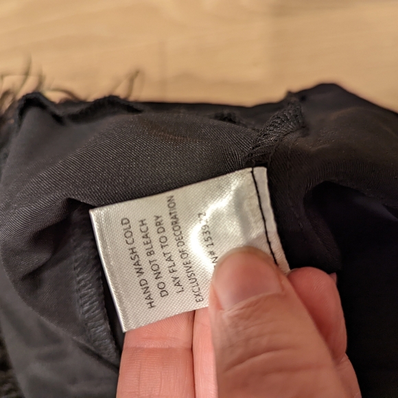 Elegant Black Feathered Women's Top - Picture 3 of 8